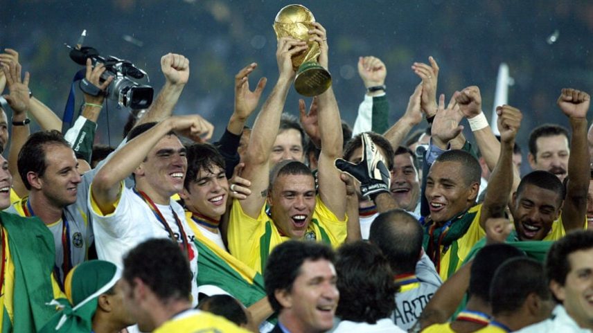 Segundo a série histórica do IBGE, o PIB nominal de 2002 foi de R$ 1,48 trilhão, o que equivalia a cerca de US$ 509 bilhões na cotação cambial da época.