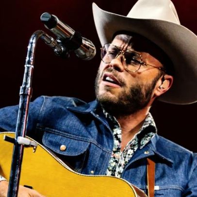 Charley Crockett revela planos para liberar o álbum desaparecido Clovis