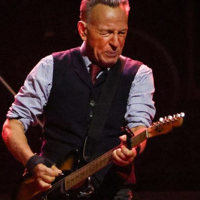 Bruce Springsteen canta 'People Have the Power' com Bono e Patti Smith