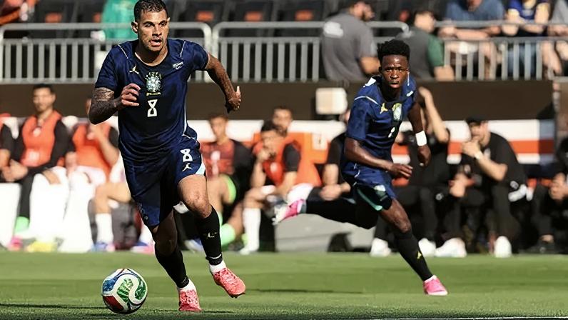 Capitão da seleção reage à crítica de lenda: ninguém tem cinco estrelas