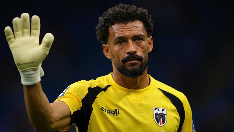 Goleiro Vozinha em Uruguai x Cabo Verde (Foto: PATRICIA DE MELO MOREIRA / AFP)