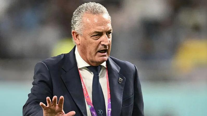 Gustavo Alfaro, técnico do Paraguai em ação (Foto:: Raul ARBOLEDA / AFP)