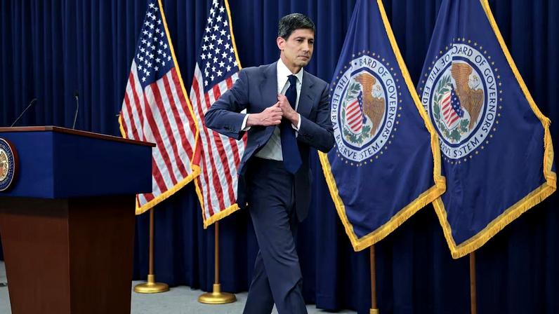 Kevin Warsh conquista confiança pública ao resistir à pressão de Trump no Fed