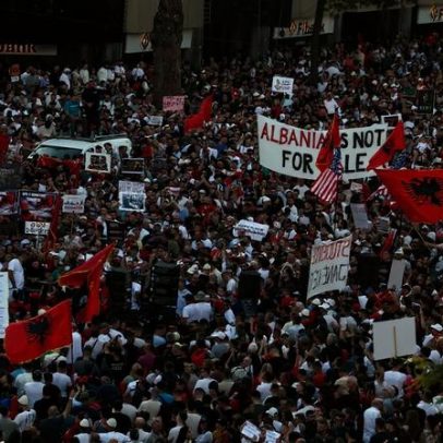 Revolta de flamencos contra megaprojéticos da família Trump na Albânia