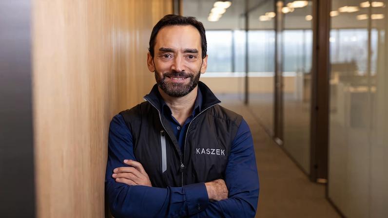 Hérnan Kazah, cofundador da Kaszek | "Obviamente, IA está cada vez mais presente em praticamente tudo o que fazemos e vemos algumas oportunidades adicionais em áreas como energia e data centers"