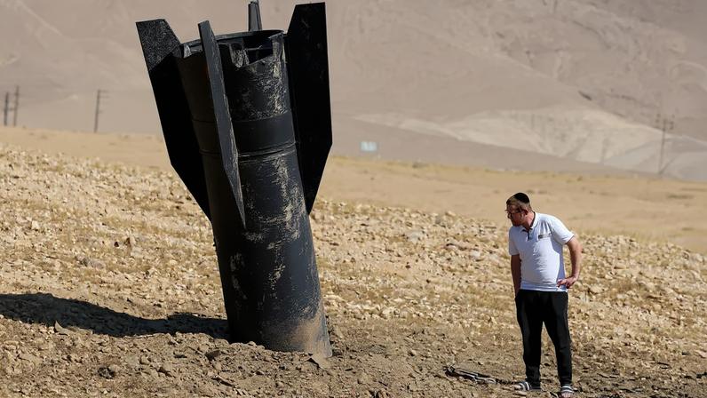 Irã e Israel recuam após troca de tiros
