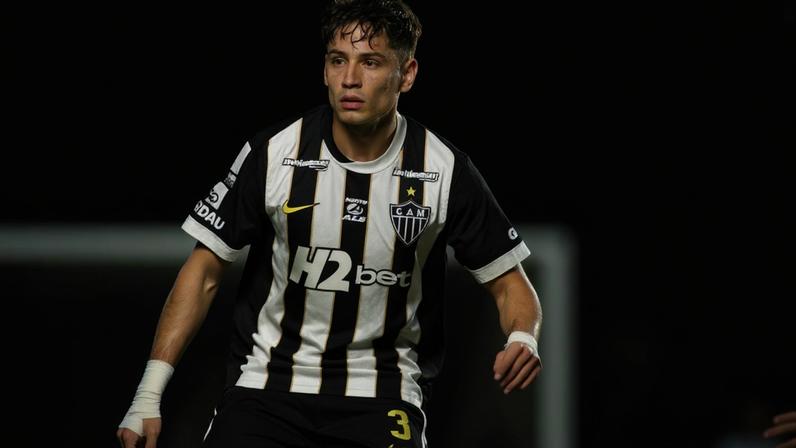 Iván Román, promessa contratada, tem futuro incerto no Atlético