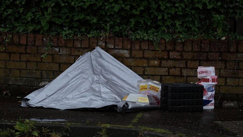 Homem tenta decapitar outro no norte de Belfast, é detido