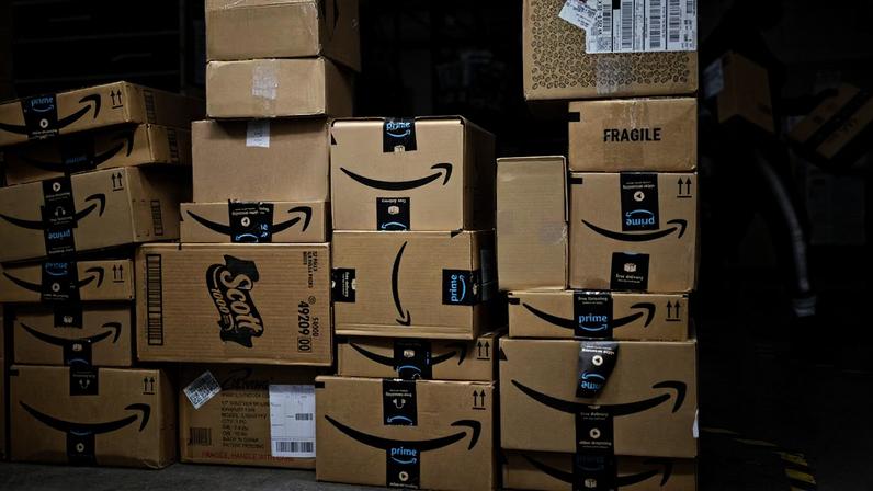 A empresa também planeja investir cerca de US$ 200 bilhões em despesas de capital em 2026, focando em novos data centers e tecnologia de IA.
