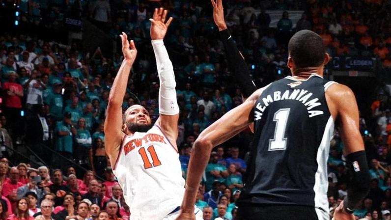 Brunson decide e Knicks abrem 1 a 0 sobre Spurs