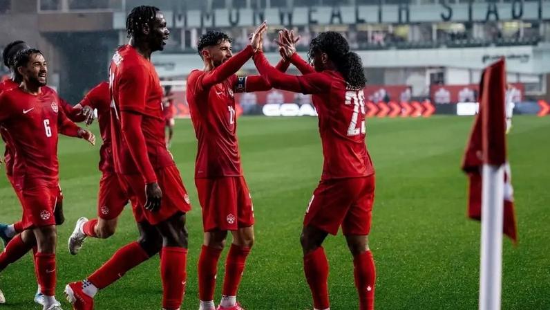 Jogadores do Canadá comemorando gol em amistoso (Foto: Reprodução/Instagram)
