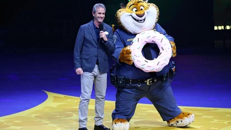 Andrew Bolstein, presidente e gerente geral do Shanghai Disney Resort, na celebração do 10º aniversário da Disneyland de Xangai em 20 de março deste ano