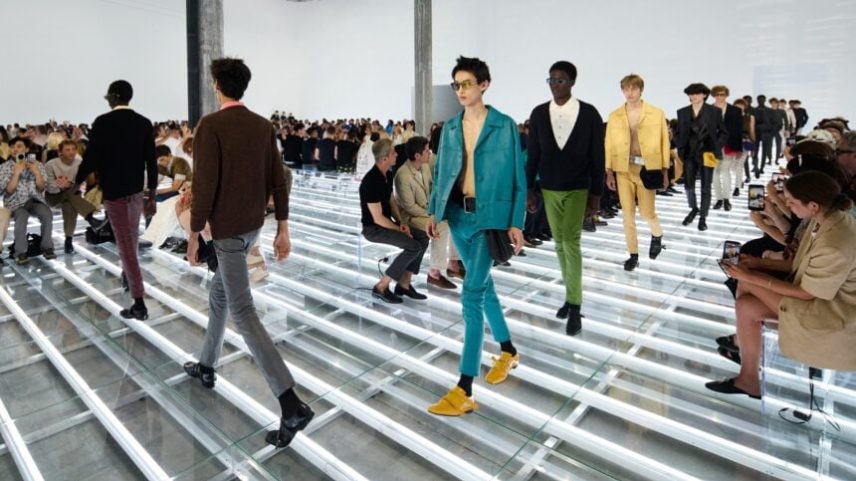 Prada reintroduz silhueta skinny em coleção com atitude roqueira