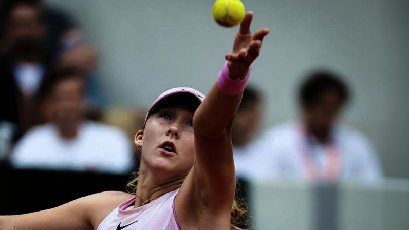 Andreeva encerra sequência de Kostyuk e vai à final inédita