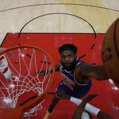 Lakers e Bulls disputam Mitchell Robinson, dizem fontes