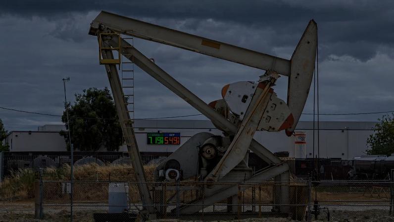 O acordo interino entre EUA e Irã derrubou os preços do petróleo e pressionou ações ligadas a commodities