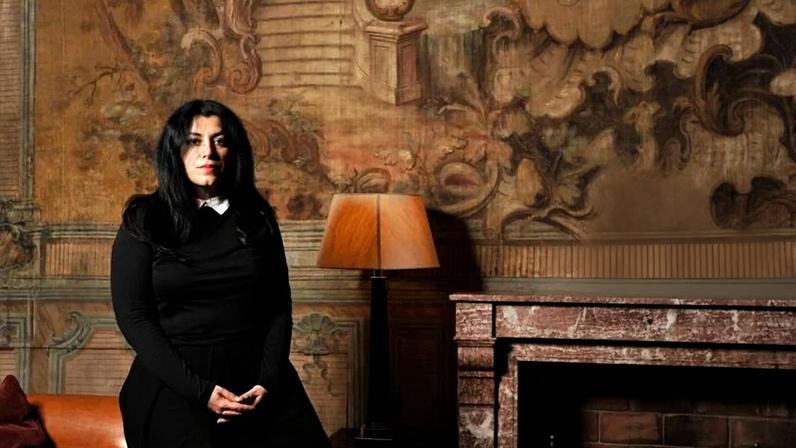 Marjane Satrapi escritora, ilustradora e cineasta franco-iraniana faleceu nesta quinta-feira