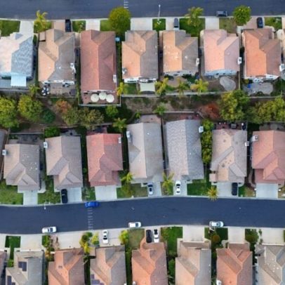 Mercado imobiliário dos EUA registra pior sequência desde 2011, aponta NAHB