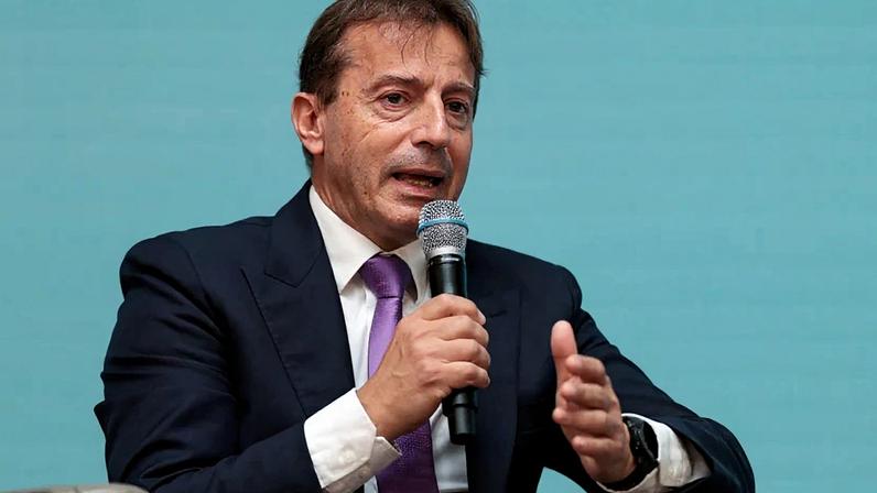 CEO da Airbus, Guillaume Faury, fala no dia da Cúpula de Aviação de Berlim, em Berlim, Alemanha, em 9 de junho de 2026