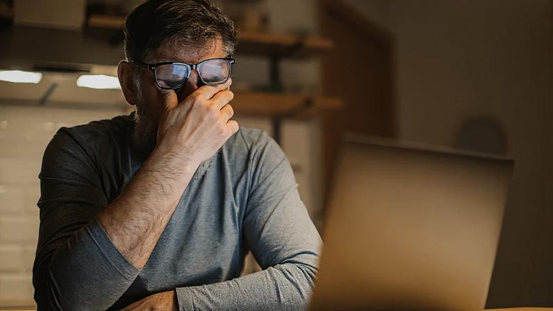 Nem sempre o estresse dói. Às vezes, ele se revela nos hábitos que repetimos sem perceber