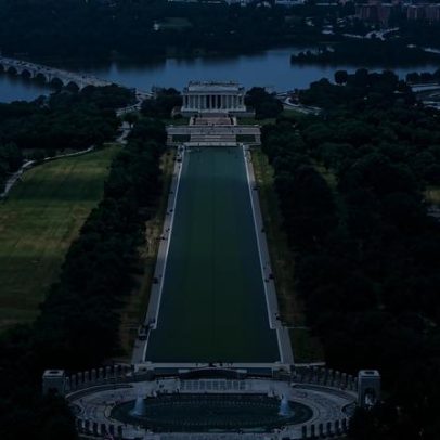 Fiasco envolvendo Trump e a piscina refletiva do Lincoln Memorial