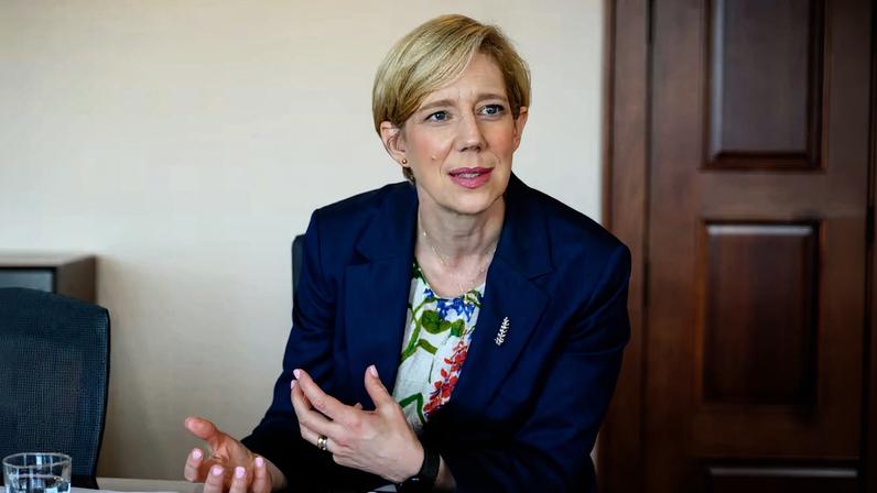 Anna Breman, do banco central da Nova Zelândia | Apenas o voto de minerva “Não” de Breman impediu que um choque mais duro se tornasse um abalo ainda maior. (Foto: Mark Coote/Bloomberg)
