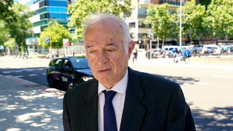El juez Juan Carlos Peinado cerca de los Juzgados de Plaza Castilla en Madrid en una imagen de archivo de junio de 2025.