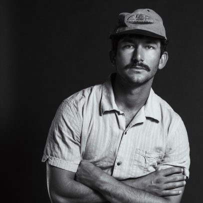 Técnico de futebol de ensino médio comanda banda de country Red Dirt Buzz