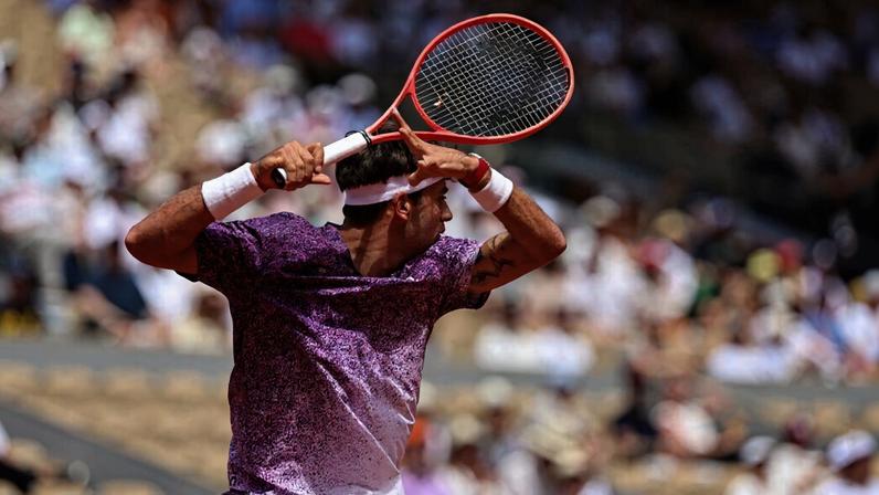 Cobolli vence Aliassime e leva Itália à final