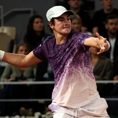 Ex-técnico de Serena elogia potencial e forehand de Fonseca