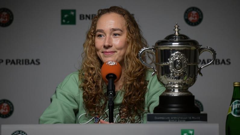 Andreeva diz que ver o troféu real é uma sensação incrível