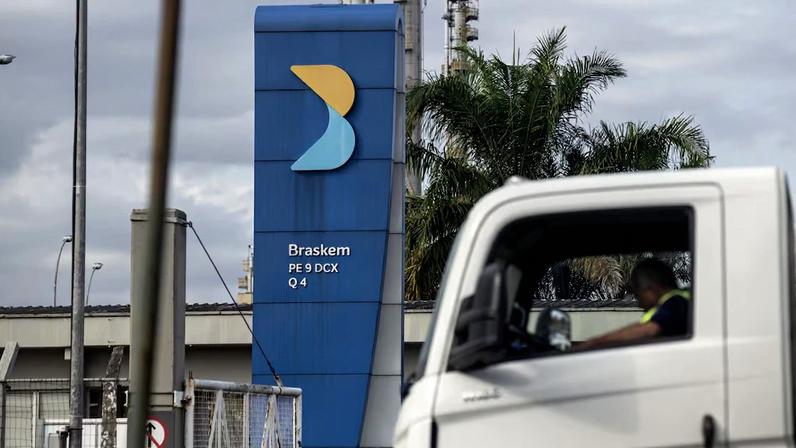 Braskem pretende entrar no processo extrajudicial com os termos gerais do plano já acordados com grupos de detentores de bonds e bancos, segundo fontes da Bloomberg News.