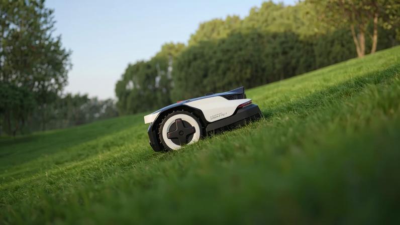 Roborock chega pronto para cuidar do gramado com robôs