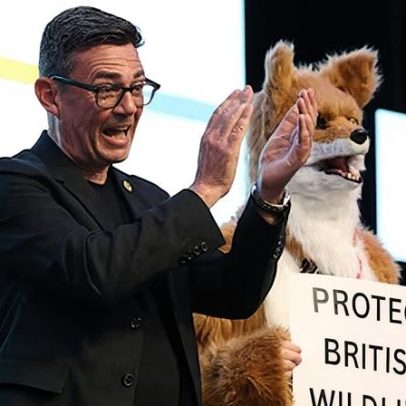 Prefeito de Manchester vence eleição que pode substituir Starmer no Reino Unido