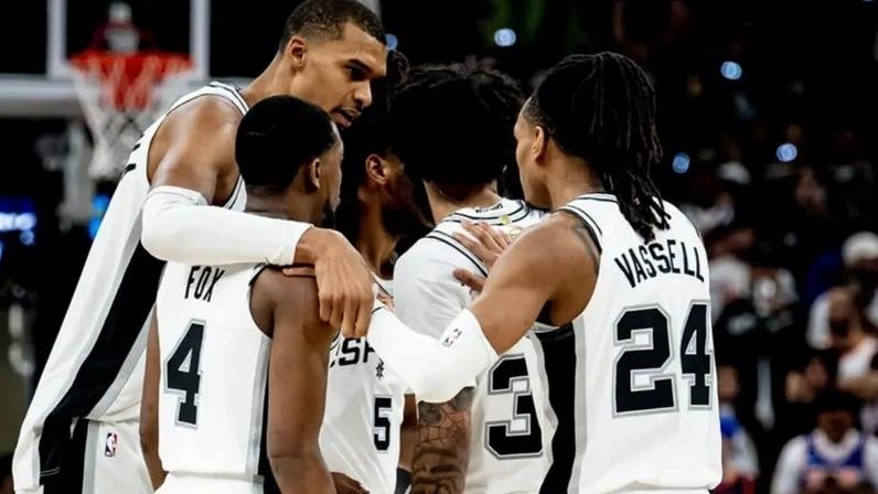 Draymond Green critica Spurs após final contra Knicks