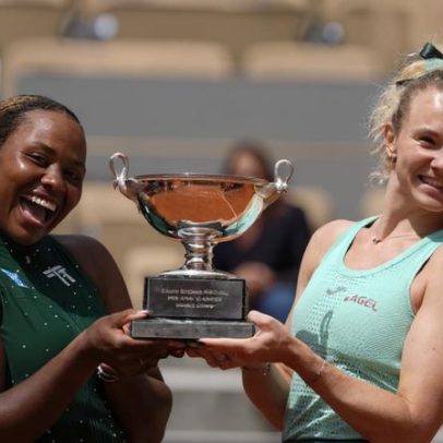 Siniakova e Townsend vencem Roland Garros e ampliam domínio