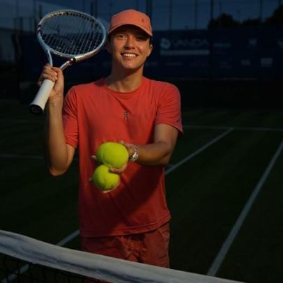 Swiatek se prepara em Manacor para defender título em Wimbledon