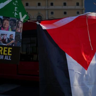 Líbia libera dez ativistas da caravana com ajuda a Gaza, incluindo uma espanhola