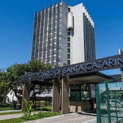 Justiça de SC indeniza pais de criança morta após vaso sanitário se soltar