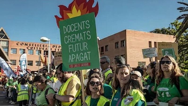 Professores valencianos suspendem greve e rejeitam acordo com Educação