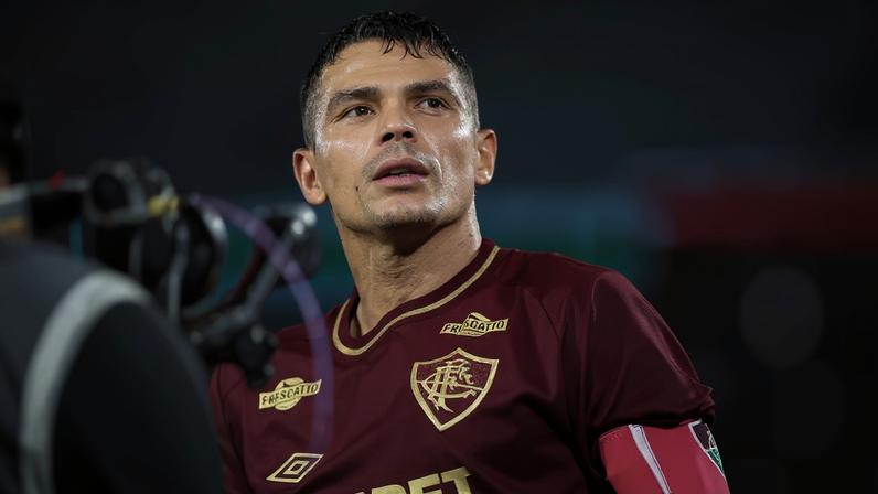 Thiago Silva em campo pelo Brasileirão (Foto: Lucas Merçon/FFC)