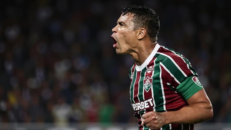 Thiago Silva comemora gol do Fluminense (Foto: Lucas Merçon / FFC)