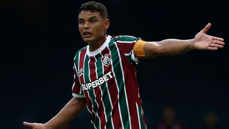 Thiago Silva em ação pelo Fluminense contra o Chelsea na semifinal do Mundial de Clubes (Foto: FRANCK FIFE / AFP)