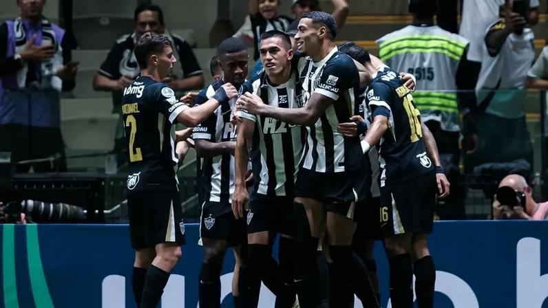 Atlético confirma permanência definitiva de zagueiro