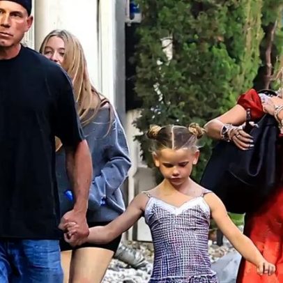 Jessica Simpson e Eric Johnson se reúnem para a formatura de Ace no 6º ano