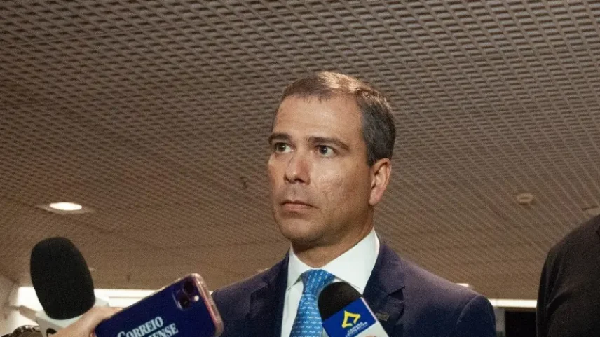 Ex-presidente do BRB prepara delação envolvendo ameaça a Vorcaro