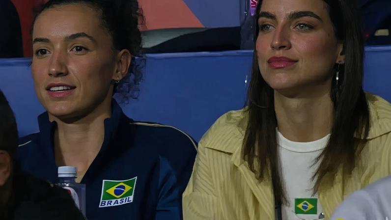 Gabi acompanha estreia do Brasil na VNL