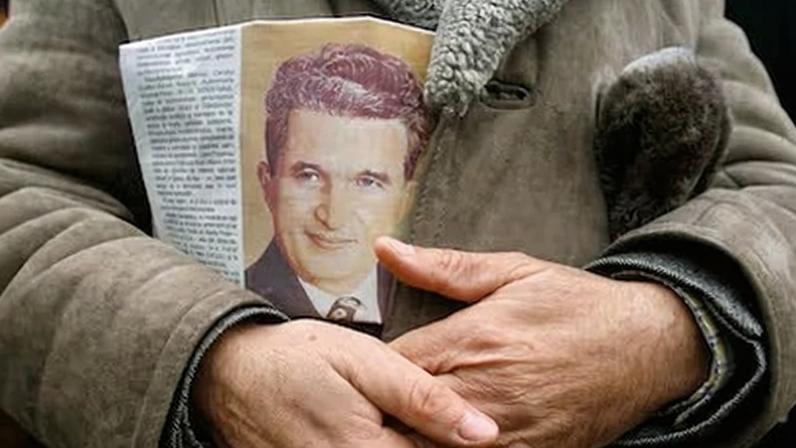 Jornal romeno anunciou a morte de Ceaușescu 11 meses antes de sua execução