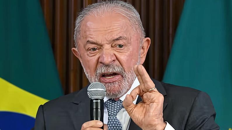El presidente Lula, este miércoles en la reunión ministerial celebrada en Brasilia.