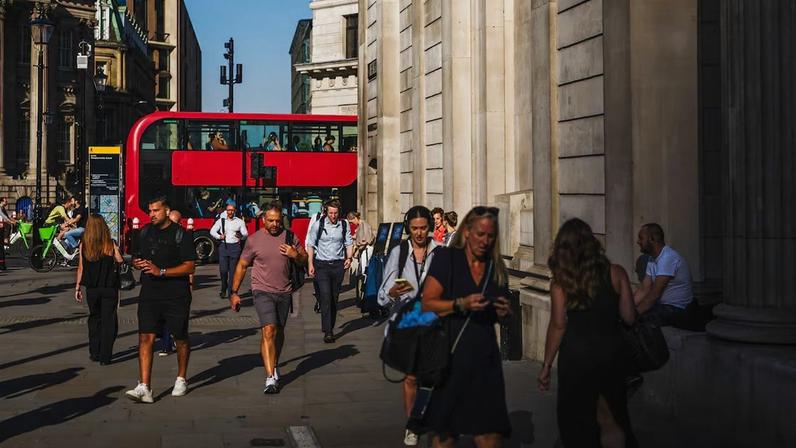 Grande parte das construções britânicas não é adequada para o calor extremo pois não permite a instalação de aparelhos de ar-condicionado